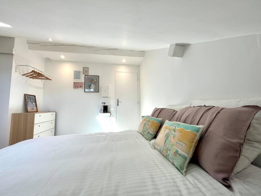 Ferienwohnung Studio Jade : Charmant Logement Place Clemenceau Pau Exterior foto